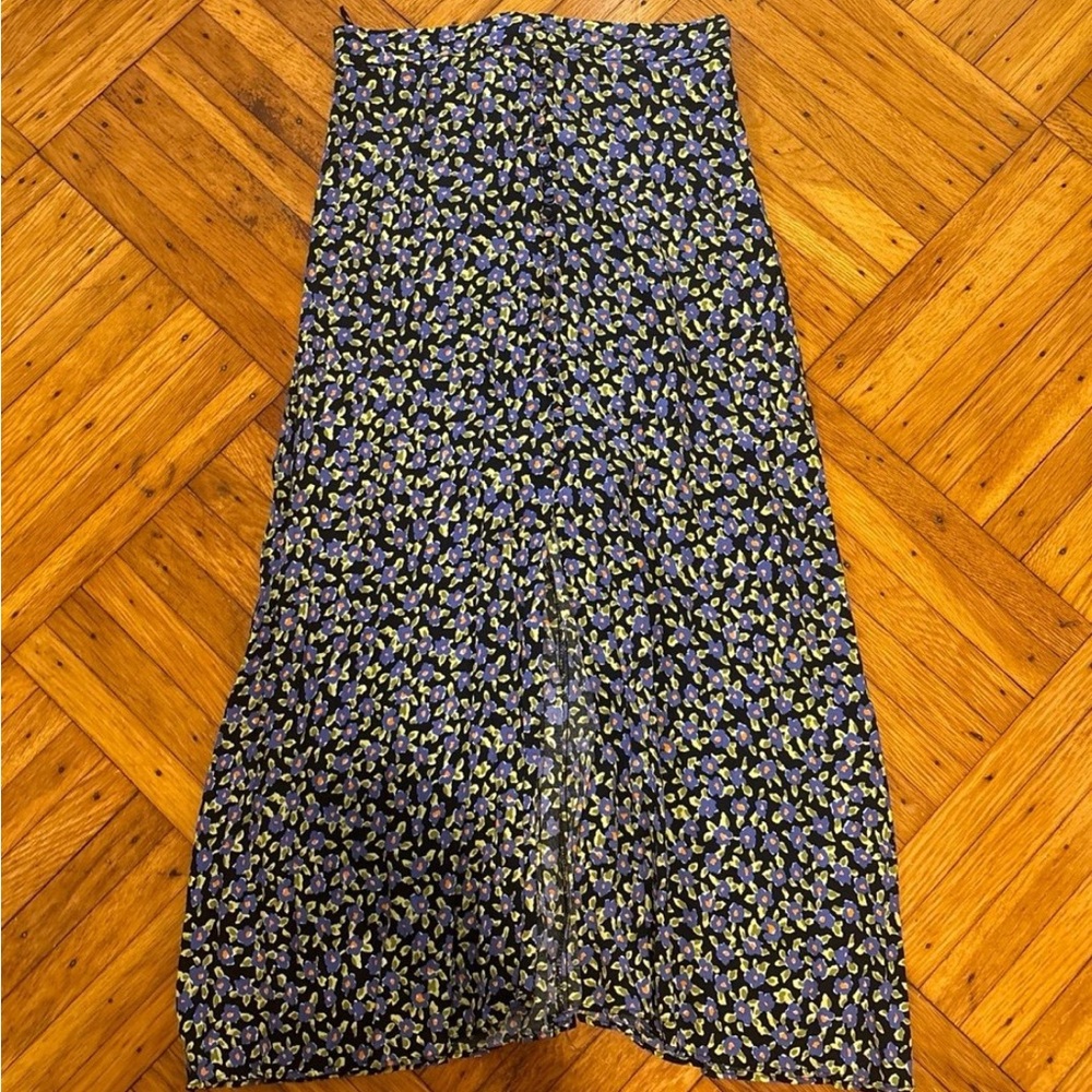 Zara Skirt w/ fabric covered buttons
